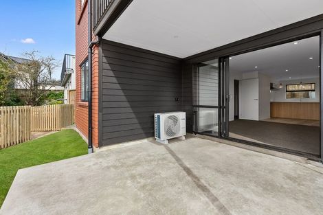 Photo of property in 2/12 Ruakiwi Road, Hamilton Lake, Hamilton, 3204