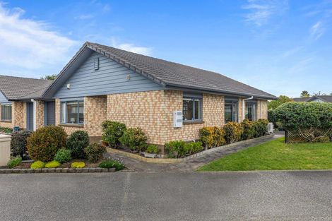 Photo of property in Waimanu Bay Village, 17/1 Piriti Drive, Te Atatu Peninsula, Auckland, 0610