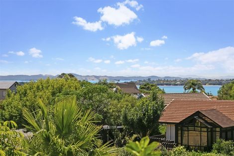 Photo of property in 6 Stevenson Way, Cockle Bay, Auckland, 2014