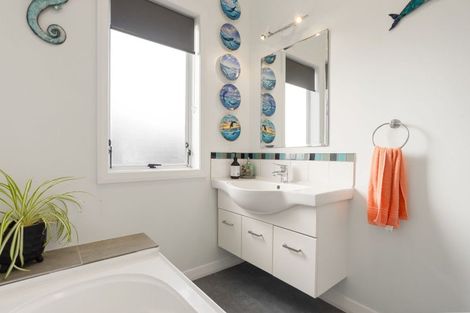 Photo of property in 8 Torrington Avenue, Frankton, Hamilton, 3204