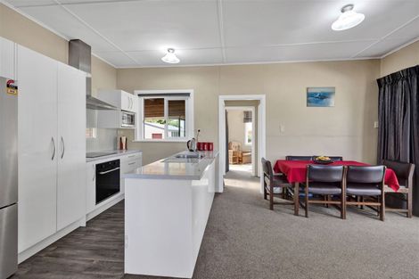 Photo of property in 29 Brookes Terrace, Waitara, 4320