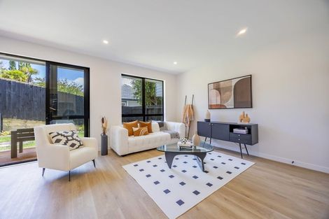 Photo of property in 10 Alexander Avenue, Torbay, Auckland, 0630