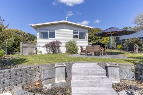 Photo of property in 48 Churton Drive, Churton Park, Wellington, 6037