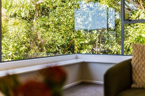 Photo of property in 122 Westchester Drive, Churton Park, Wellington, 6037