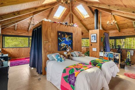 Photo of property in 77 Huia Road, Titirangi, Auckland, 0604