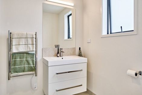 Photo of property in 33 Holystone Road, Whitby, Porirua, 5024