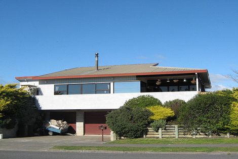 Photo of property in 16 Svenson Road, Waipukurau, 4200