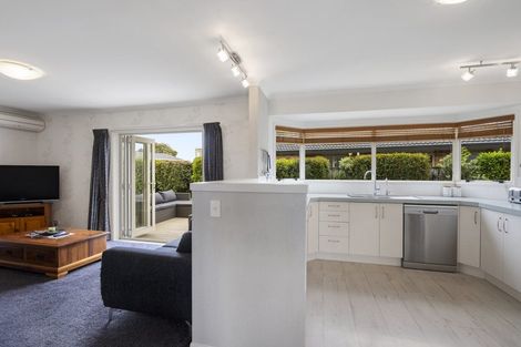 Photo of property in 430 Mangorei Road, Highlands Park, New Plymouth, 4312