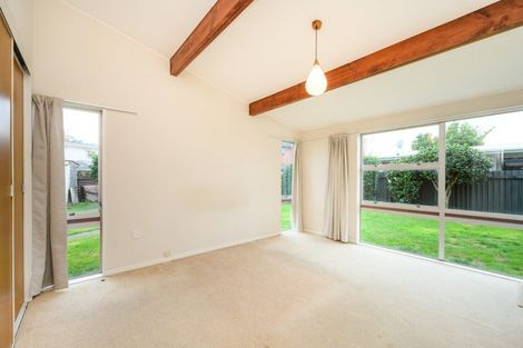 Photo of property in 24 Wikiriwhi Crescent, Awapuni, Palmerston North, 4412