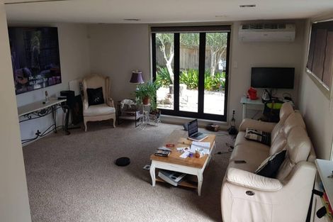 Photo of property in 11 Odin Place, Beach Haven, Auckland, 0626