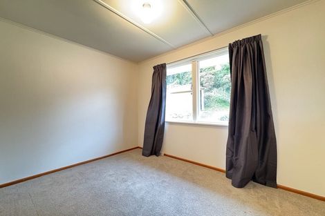 Photo of property in 19 Catherine Crescent, Paparangi, Wellington, 6037