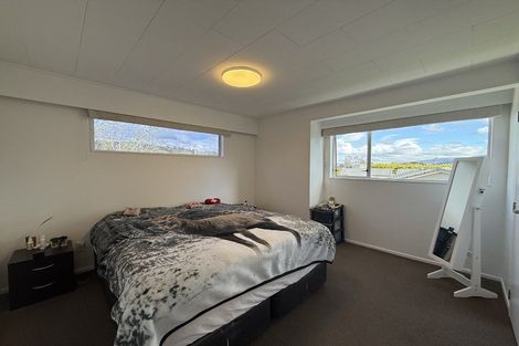 Photo of property in 8e Montgomery Crescent, Clouston Park, Upper Hutt, 5018