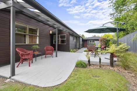 Photo of property in 18 Clifton Terrace, Fitzherbert, Palmerston North, 4410