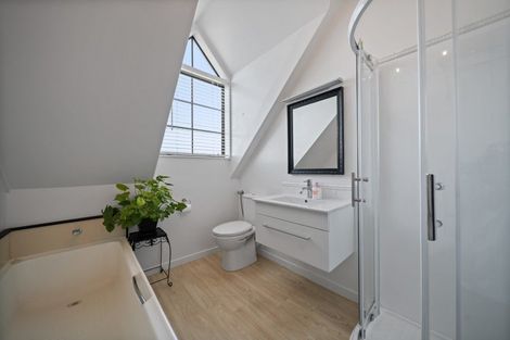 Photo of property in 8a Cassis Place, Crofton Downs, Wellington, 6035