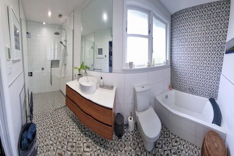 Photo of property in 16 Kaitawa Crescent, Paraparaumu, 5032