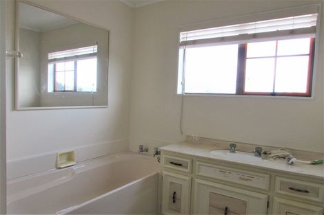 Photo of property in 2/815 High Street, Boulcott, Lower Hutt, 5011