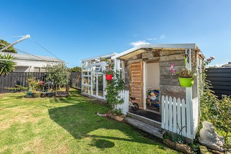 Photo of property in 51 Thatcher Street, Castlecliff, Whanganui, 4501
