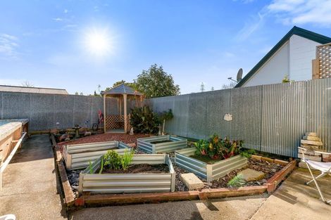 Photo of property in 21 Montague Street, Islington, Christchurch, 8042