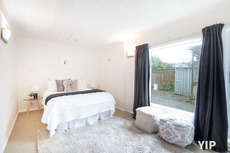 Photo of property in 27 Spenmoor Street, Newlands, Wellington, 6037