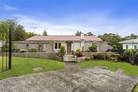Photo of property in 1/5 Hellyers Street, Birkdale, Auckland, 0626