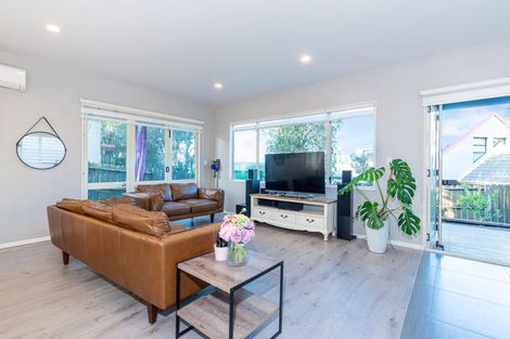 Photo of property in 473 Don Buck Road, Massey, Auckland, 0614