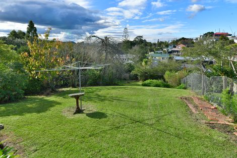 Photo of property in 9 Moffat Road, Red Beach, 0932