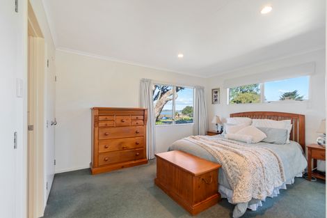Photo of property in 37 Roys Road, Weymouth, Auckland, 2103