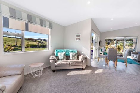 Photo of property in 76 Waitarere Rise Avenue, Waitarere, Levin, 5510