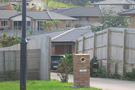 Photo of property in 9 Bibury Avenue, Henderson, Auckland, 0612