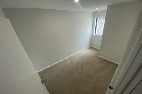 Photo of property in 2 Mikoikoi Crescent, Mangere Bridge, Auckland, 2022