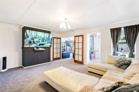 Photo of property in 11 Matai Place, Hawera, 4610