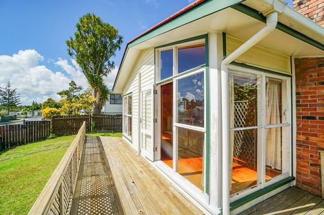 Photo of property in 17 Glen Norman Avenue, Henderson, Auckland, 0610