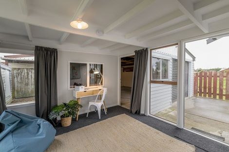 Photo of property in 112 Ryder Crescent, Levin, 5510