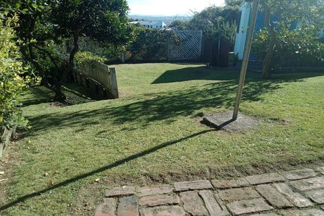 Photo of property in 18 Selwyn Road, Hospital Hill, Napier, 4110