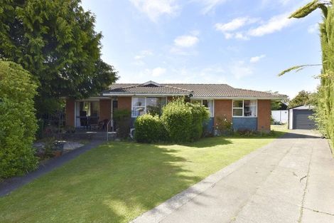 Photo of property in 24 La Perouse Place, Northcote, Christchurch, 8052