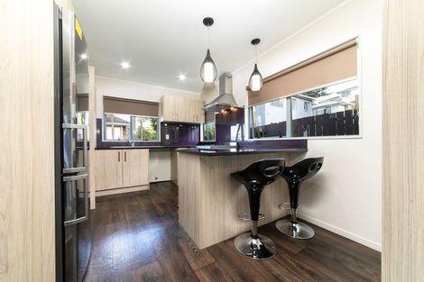 Photo of property in 2/30 Mountain Road, Mangere Bridge, Auckland, 2022