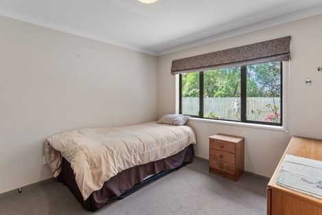 Photo of property in 15 Fairway Oaks Drive, Waikanae Beach, Waikanae, 5036