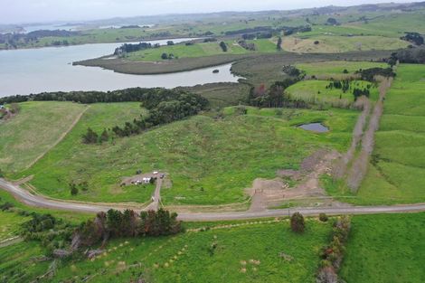 Photo of property in 186 Metcalfe Road, Matakohe, 0593