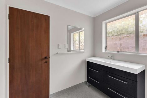 Photo of property in 44 Ballance Street, Lower Vogeltown, New Plymouth, 4310