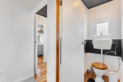 Photo of property in 13 York Crescent, Westown, New Plymouth, 4310