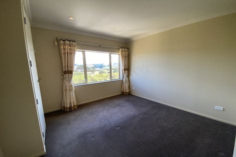 Photo of property in 19 Bunker Way, Strathmore Park, Wellington, 6022