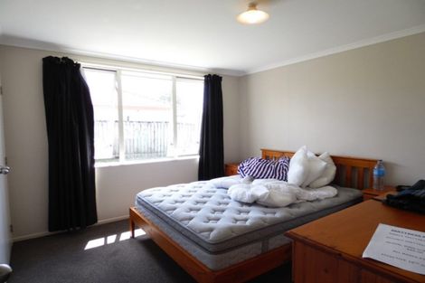 Photo of property in 24 Selak Place, Glen Eden, Auckland, 0602