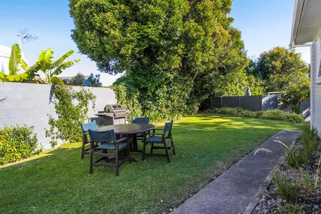 Photo of property in 20 Miltonia Avenue, Te Atatu South, Auckland, 0610
