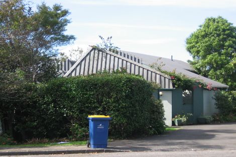 Photo of property in 2/246 Titirangi Road, Titirangi, Auckland, 0604