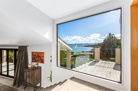 Photo of property in 52 Walter Road, Lowry Bay, Lower Hutt, 5013