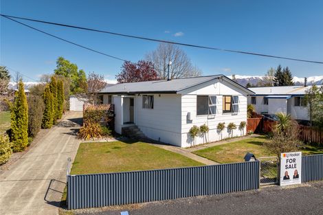 Photo of property in 28 Omahau Crescent, Twizel, 7901