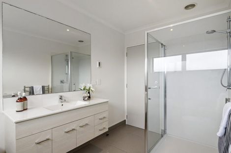 Photo of property in 15 Oioi Road, Hobsonville, Auckland, 0616