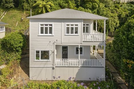 Photo of property in 29 Garden Road, Northland, Wellington, 6012