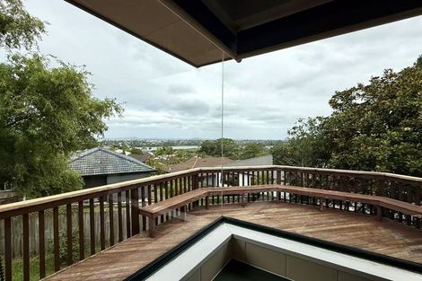 Photo of property in 11 Van Dyke Place, West Harbour, Auckland, 0618