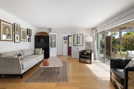 Photo of property in 2/13 Montgomery Avenue, Belmont, Auckland, 0622